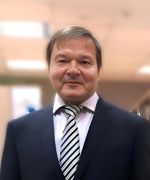 Бежать со всех ног.